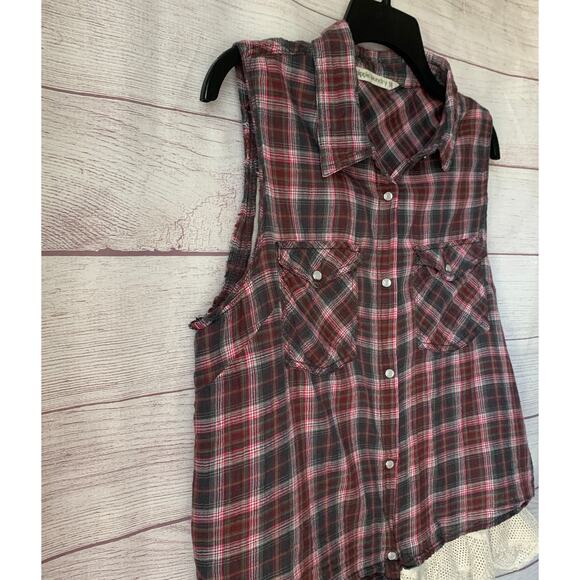 Hippie Laundry Sleeveless Plaid Button Up Shirt Boho Crochet Lace Ruffle Size L - Picture 11 of 15
